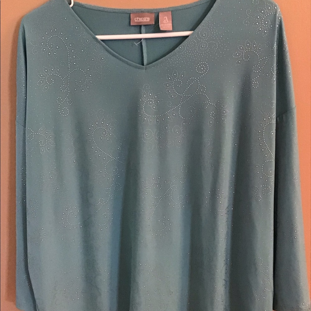 Chico’s 3/4 length sleeve decorative top